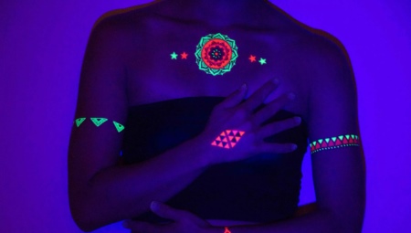 Features of glowing tattoo