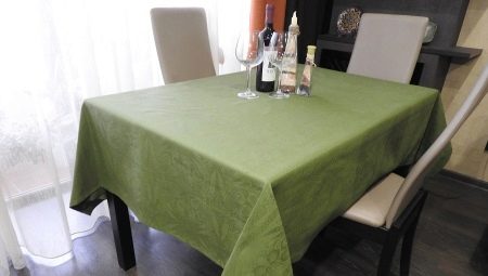 Features of green tablecloths