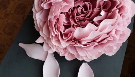 Corrugated paper peonies