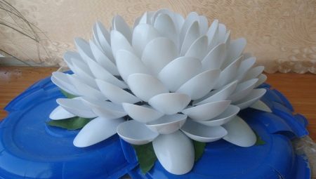 Crafts from plastic spoons