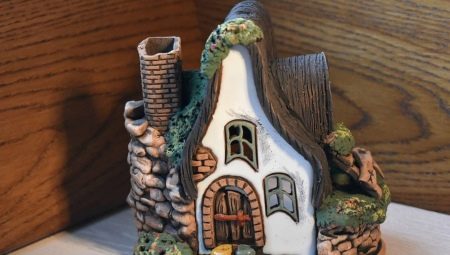 House-shaped candlesticks