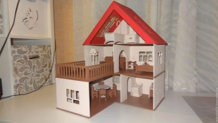 Variété d'artisanat en carton