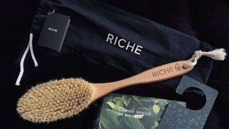 RICHE dry massage brushes