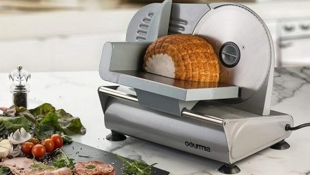 Slicers for cutting sausages