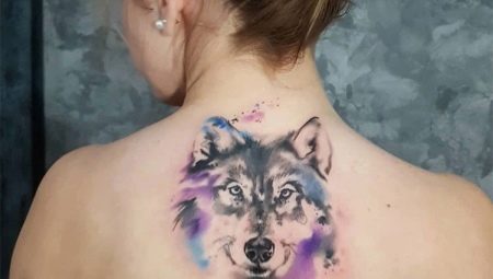 Tatouage de loup pour les filles: signification et options pour les croquis