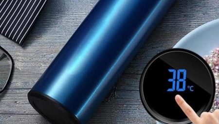Thermoses with temperature sensor
