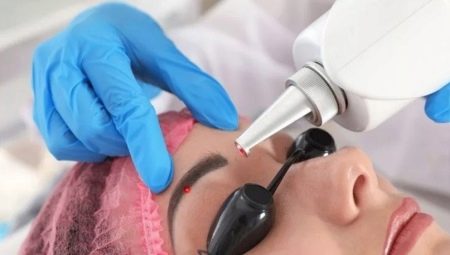 Enlever le maquillage permanent des sourcils