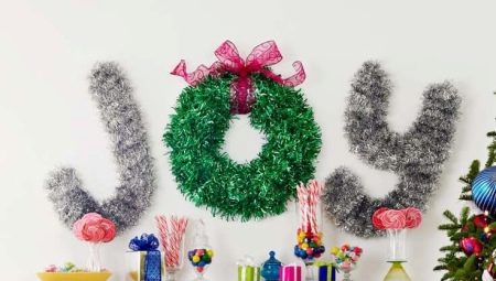 Tinsel wall decorations