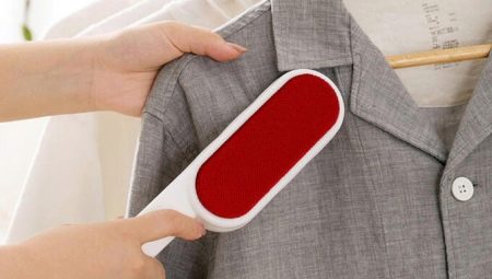 Types and selection of brushes for clothes