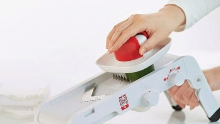 Types of manual shredders and the rules for their selection