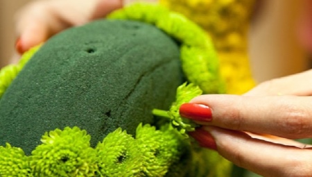 Everything you need to know about floral sponges
