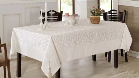 Tout sur les nappes en polyester