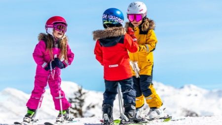 Choosing a children's ski suit