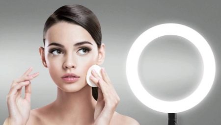 Choosing a makeup lamp
