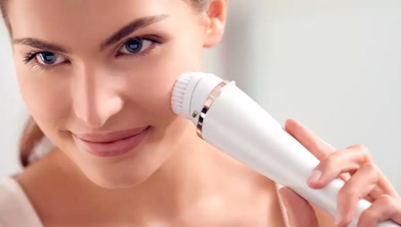 Choosing and using a facial massager