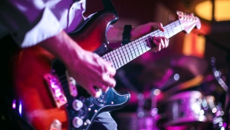 Qu'est-ce qu'une stratocaster et comment accorder une guitare ?