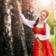 What is unusual about the Russian sarafan?