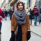 How to tie a scarf on a coat?