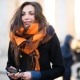 How to tie a winter scarf?