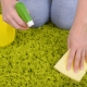 How to clean your carpet at home with baking soda and vinegar?