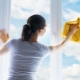 How to clean windows streak-free at home?
