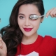 How to massage your face with spoons?