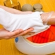Exfoliating foot masks: what are the benefits and how to make them?