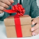 Choosing a gift for a Cancer man