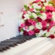 Bridal bouquet of spray roses: design ideas and combinations with other flowers