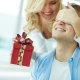 What to give a husband for 10 years from the date of the wedding?