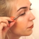 How to remove eyelash extensions with oil?