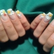 Chamomile manicure: decor features and season trends
