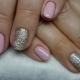 Options for performing a pink glitter manicure