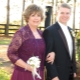 What should the mother of the bride or groom wear to the wedding?