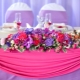 Flower arrangement on a wedding table: features, tips for decoration and placement