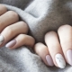 Minimalist manicure