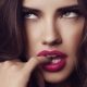 What lipstick color should a brunette choose?