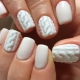 Manicure in powdery shades