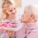 What to give a grandmother for an anniversary?