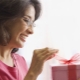 What to give a woman for 60 years?
