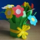 How to make a gift for mom out of paper?