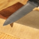How to sharpen knives with a bar correctly?