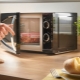 What utensils can be used in the microwave?