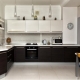 Kitchens with light top and dark bottom: combination options and examples