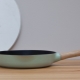 Features of models of frying pans BergHOFF