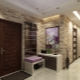 Wall decoration options in the hallway
