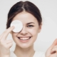 How to wash off waterproof mascara?