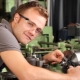 Mechanic assembly mechanic: all the nuances of the profession