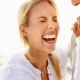 How to develop a sense of humor and learn to joke?