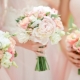 Who is a wedding florist and what does it do?